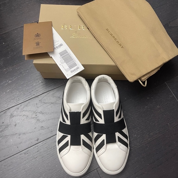 Burberry London Brit Flag Black White Leather Slip On Sneakers 36.5 full set - Picture 1 of 13